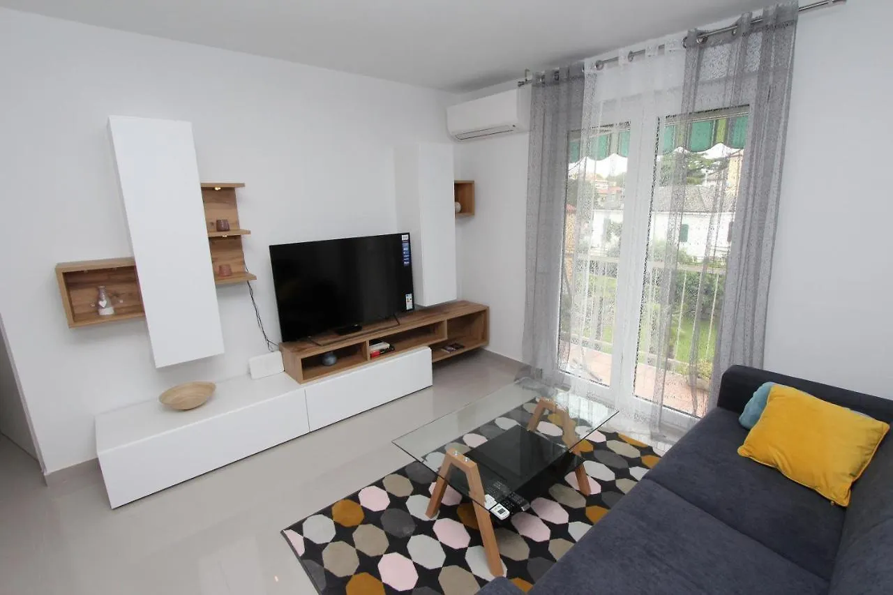 Apartment Sorriso 2 Rovinj 0*,